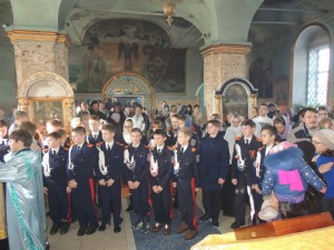 Учащиеся кадетских классов МБОУ СШ №6 г.Урюпинска посетили воскресную Божественную литургию в Покровском Кафедральном соборе